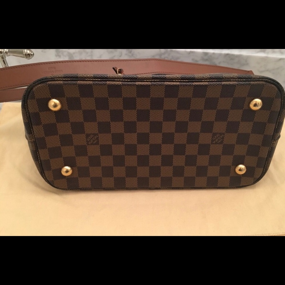 💕Sold💕Authentic  Louis Vuitton Belmont - Picture 3 of 7
